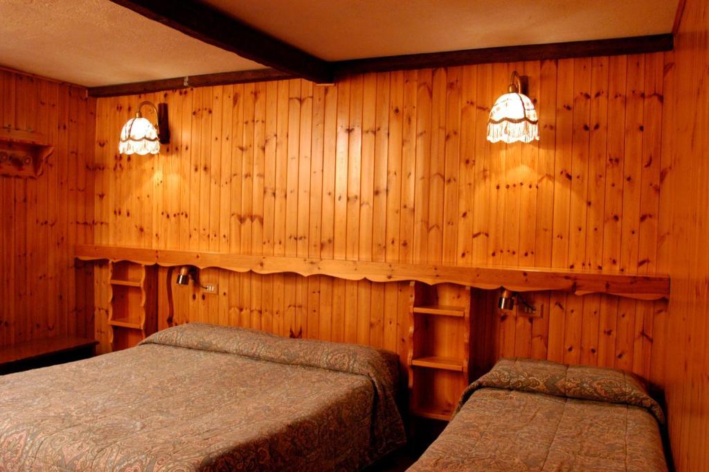 Petit Hotel Cogne Room photo