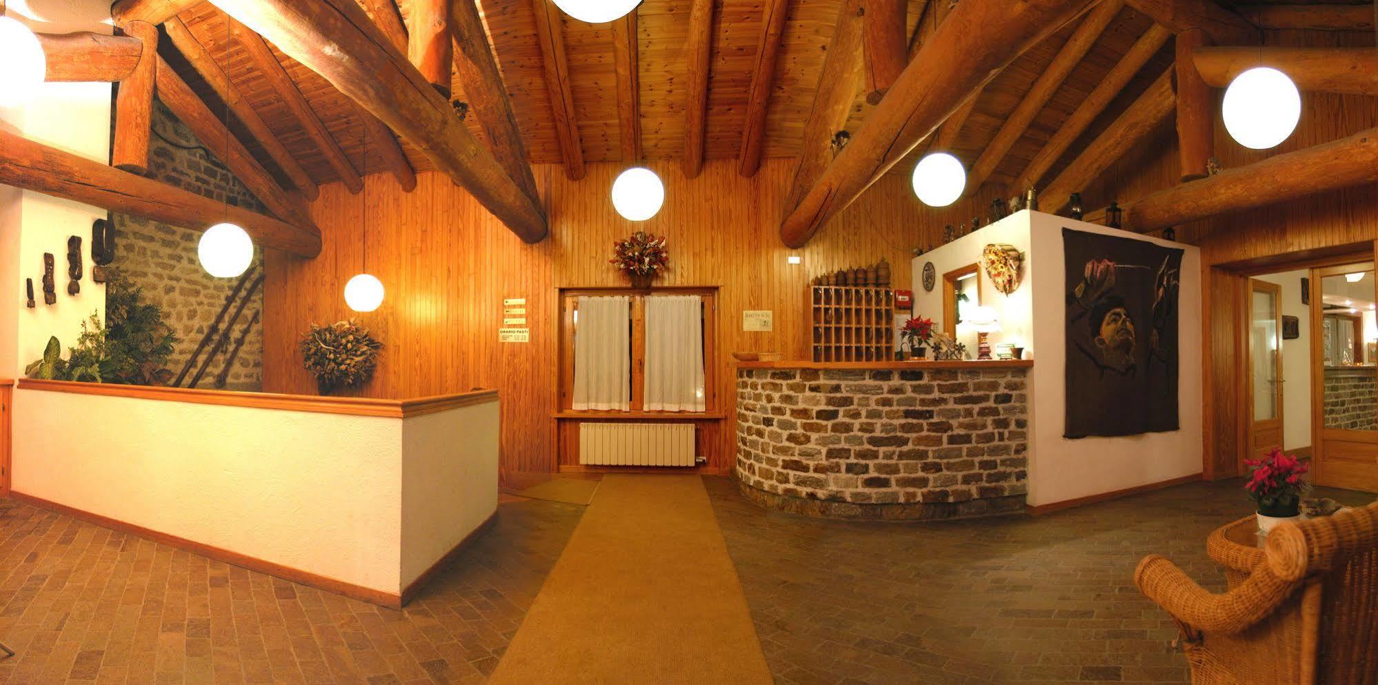 Petit Hotel Cogne Exterior photo