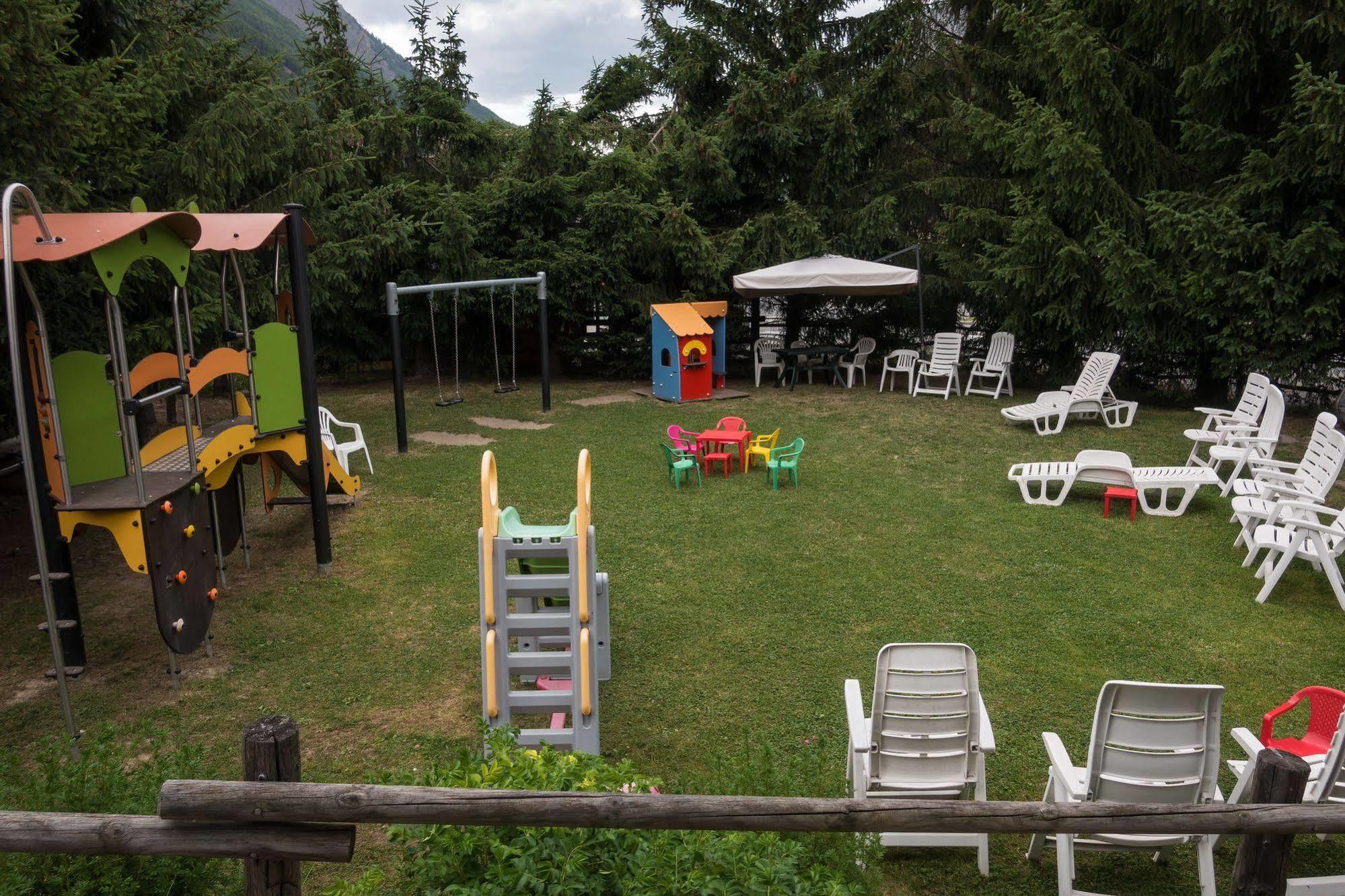 Petit Hotel Cogne Exterior photo